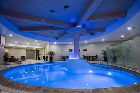 Hot Tub, Sauna, Steam room, Swimming pool