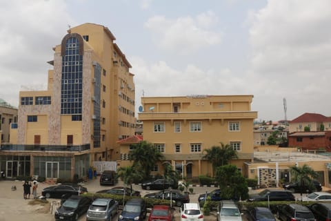 Presken Hotel (Awolowo way) Hotel in Lagos