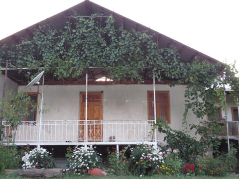 Guest House Aleksandre Bed and Breakfast in Georgia