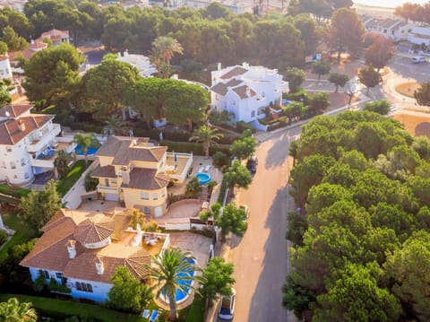 Facade/entrance, Bird's eye view, Pool view, Street view