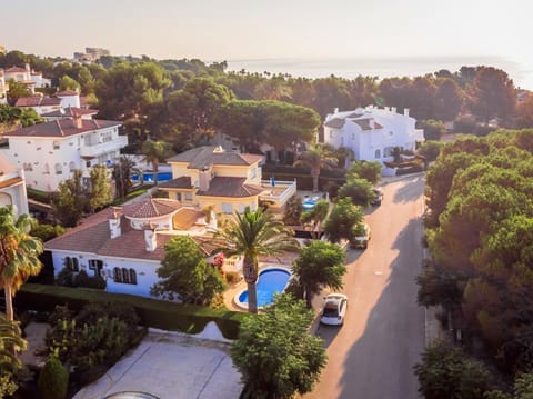 Facade/entrance, Bird's eye view, Pool view, Street view