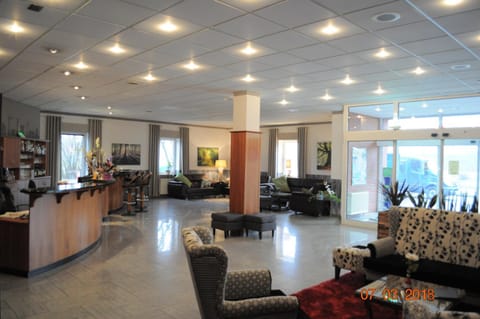 Lobby or reception, Lounge or bar