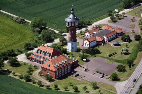 Property building, Day, Natural landscape, Bird's eye view, Landmark view, Location