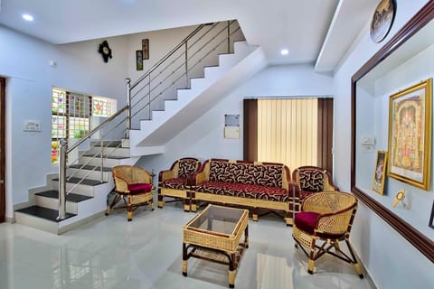 Rams Guest House Near Lulu Mall Bed and Breakfast in Thiruvananthapuram