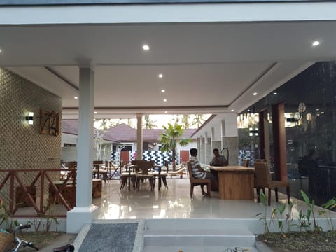 Villa Pine Tree Campingplatz /
Wohnmobil-Resort in Pemenang