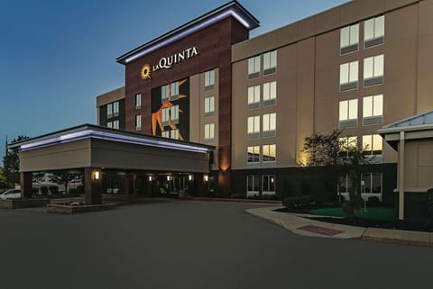 La Quinta by Wyndham Cleveland Airport West Hotel in Westlake