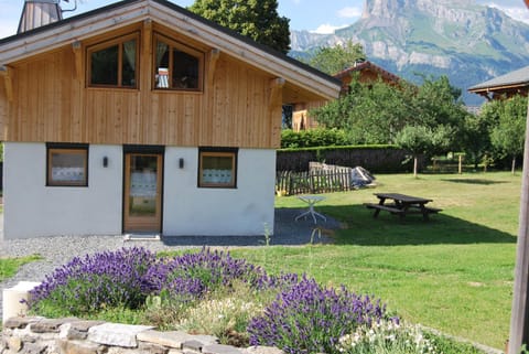 Property building, Garden, Garden view, Mountain view