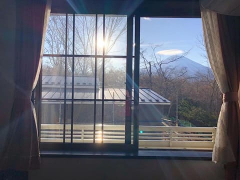 Balcony/Terrace, Balcony/Terrace, Photo of the whole room, Mountain view