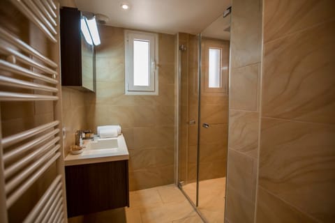 Imperial Apartment by Connexion Apartamento in Cannes