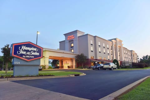 Hampton Inn & Suites Alexandria Hotel in Alexandria