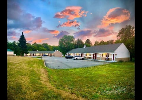 Property building, Sunset, Parking