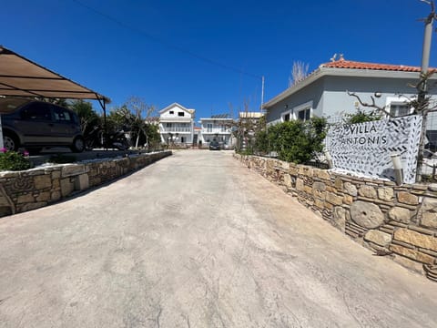 Property building, Neighbourhood, Street view