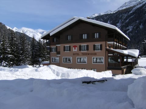 Facade/entrance, Winter