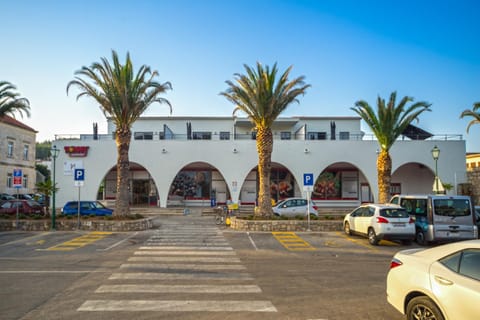 Property building, Facade/entrance