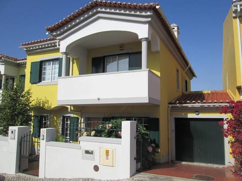 FlowerHouse House in Sintra
