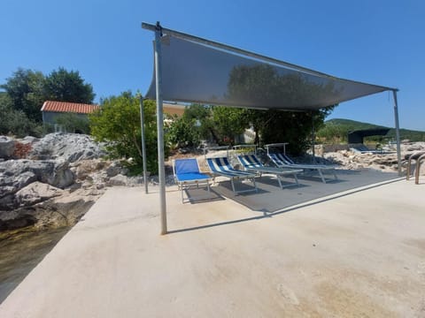 Apartments by the sea Zuronja, Peljesac - 13202 Condominio in Putniković