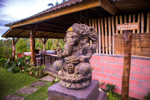 Restaurant/places to eat, Lobby or reception