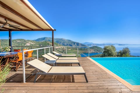 Patio, Day, Natural landscape, View (from property/room), Balcony/Terrace, Mountain view, Pool view, Sea view, Swimming pool, sunbed