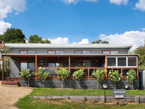 Oblique House in Daylesford