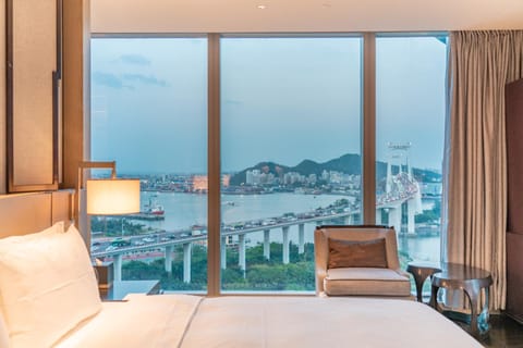 HUALUXE Xiamen Haicang Habour View - An IHG Hotel Hotel in Xiamen