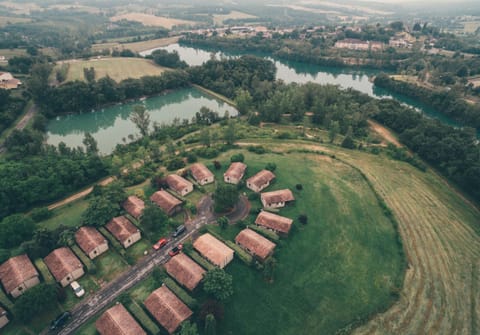 Neighbourhood, Bird's eye view, Lake view