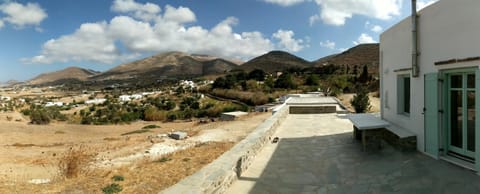 Patio, Mountain view