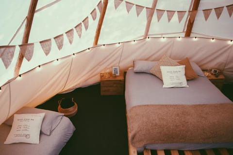 White House on Wye Glamping Luxury tent in Malvern Hills District