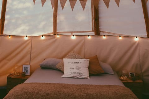 White House on Wye Glamping Luxury tent in Malvern Hills District