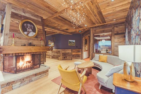 Living room, fireplace