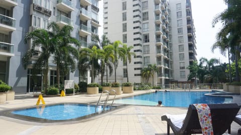 Palm Tree Condos across NAIA3 by Beth apartment in Pasay