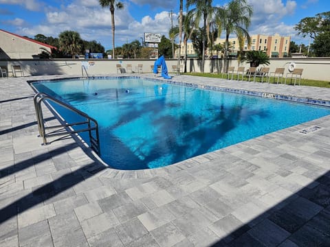 Pool view, Swimming pool