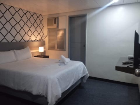 ACME Inn Subic Hotel in Olongapo