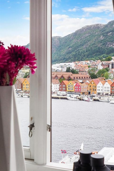 Apartment with Beautiful View to Bryggen Condo in Bergen