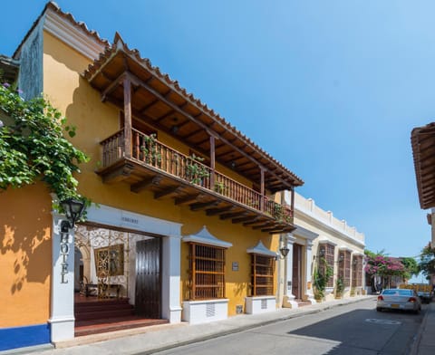 Property building, Facade/entrance