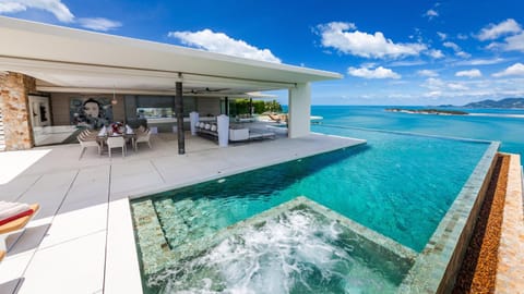 Dining area, Swimming pool