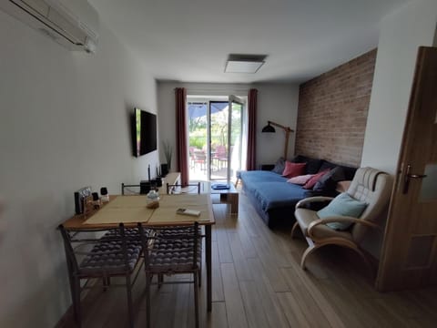 Apartman pod lipou - samostatny objekt Apartment in Lower Silesian Voivodeship