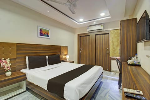 OYO Hotel Srujana Stay Inn Opp Public Gardens Nampally Hotel in Hyderabad