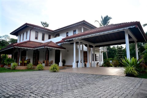 Facade/entrance, Floor plan