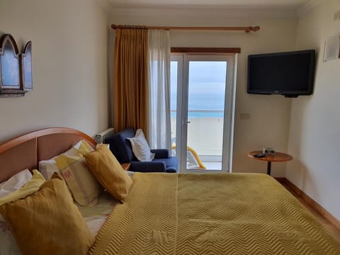 Bed, TV and multimedia, Bedroom, Sea view