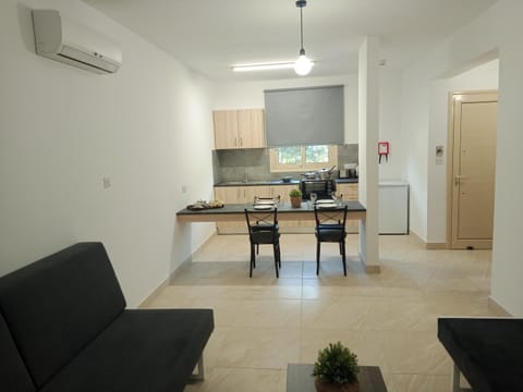 Kitchen or kitchenette, Seating area