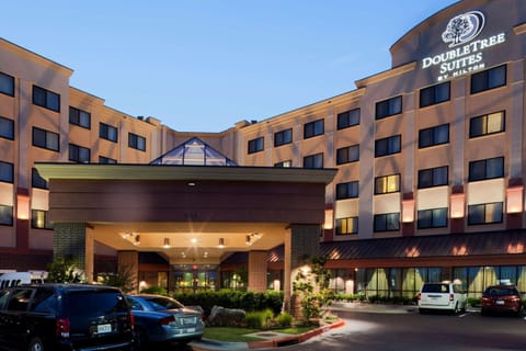 DoubleTree Suites by Hilton Bentonville Hotel in Rogers