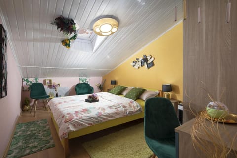 Bed, Bedroom
