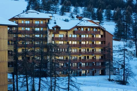 Property building, Natural landscape, Winter