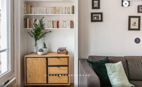 Library, Living room, Seating area