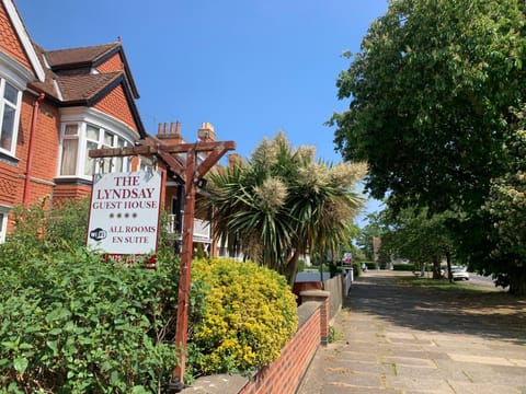 The Lyndsay Guest House Pensão in Skegness