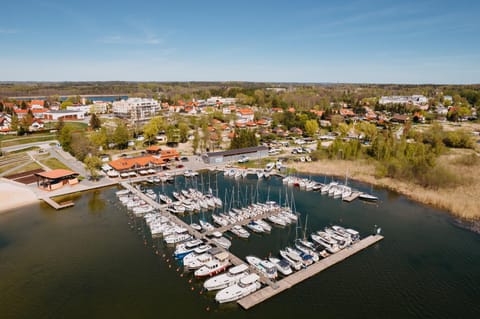 Property building, Restaurant/places to eat, Day, Bird's eye view, Lake view