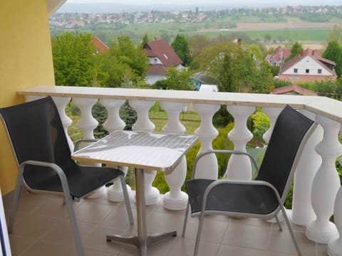 Garden, Balcony/Terrace