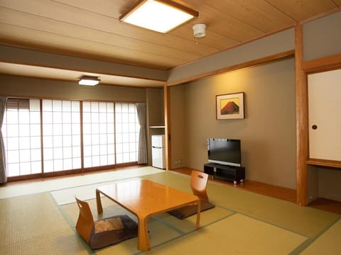 Hotel Suimeikan Ryokan in Shimotakai District