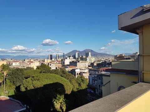 Facade/entrance, View (from property/room), Balcony/Terrace, City view, Landmark view, Location