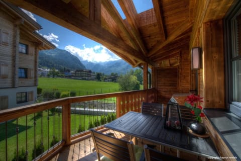 Balcony/Terrace, Mountain view